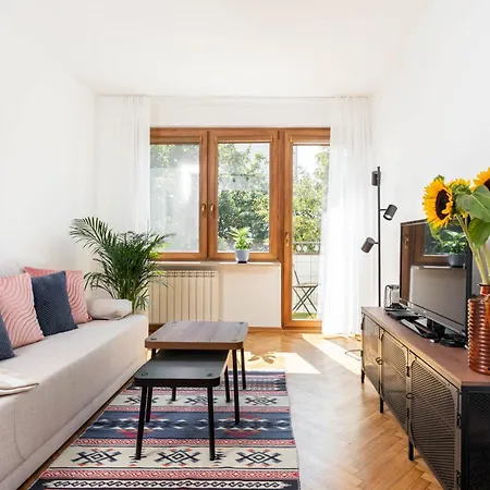 Apartment Przytulne Mieszkanko Z Balkonem I Parkingiem W Sercu Pragi Poludnie Warsaw