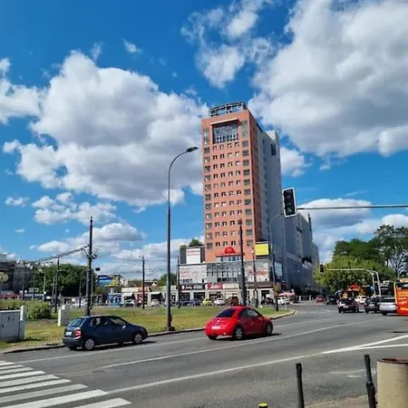 Przytulne Mieszkanko Z Balkonem I Parkingiem W Sercu Pragi Poludnie Warsaw
