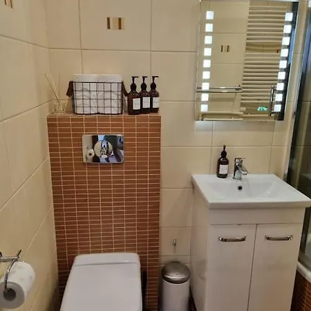 Apartment Przytulne Mieszkanko Z Balkonem I Parkingiem W Sercu Pragi Poludnie Warsaw