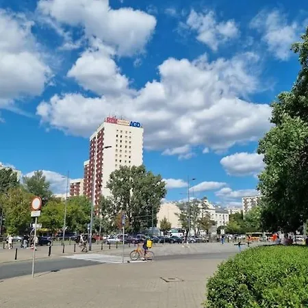 Przytulne Mieszkanko Z Balkonem I Parkingiem W Sercu Pragi Poludnie