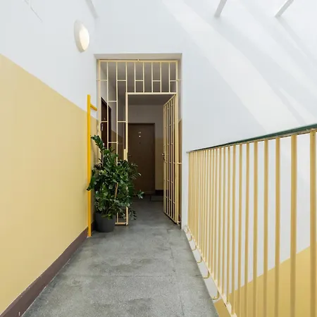 Apartment Przytulne Mieszkanko Z Balkonem I Parkingiem W Sercu Pragi Poludnie *