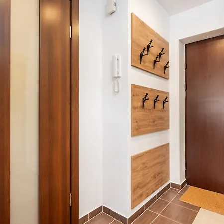 Przytulne Mieszkanko Z Balkonem I Parkingiem W Sercu Pragi Poludnie Apartment Warsaw