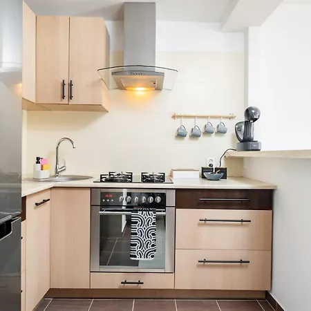 Przytulne Mieszkanko Z Balkonem I Parkingiem W Sercu Pragi Poludnie Warsaw