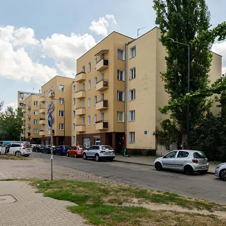 Przytulne Mieszkanko Z Balkonem I Parkingiem W Sercu Pragi Poludnie Apartment