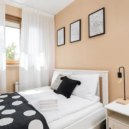 Przytulne Mieszkanko Z Balkonem I Parkingiem W Sercu Pragi Poludnie *