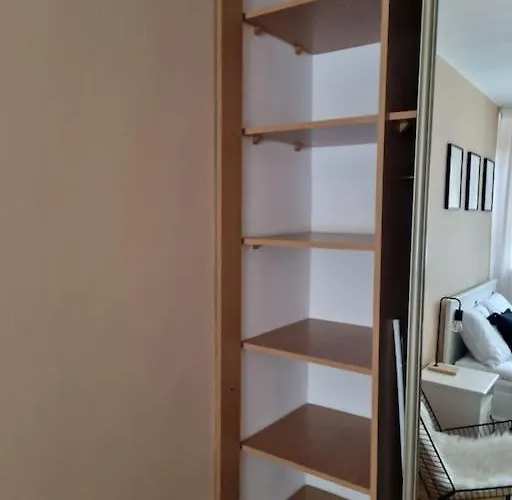 Przytulne Mieszkanko Z Balkonem I Parkingiem W Sercu Pragi Poludnie Apartment