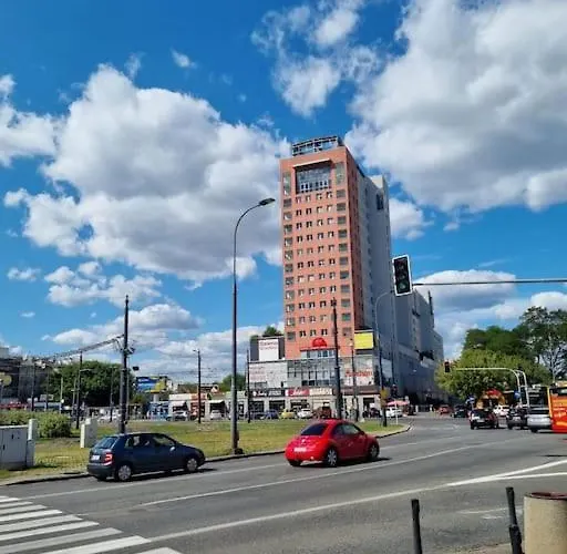 Przytulne Mieszkanko Z Balkonem I Parkingiem W Sercu Pragi Poludnie Warsaw