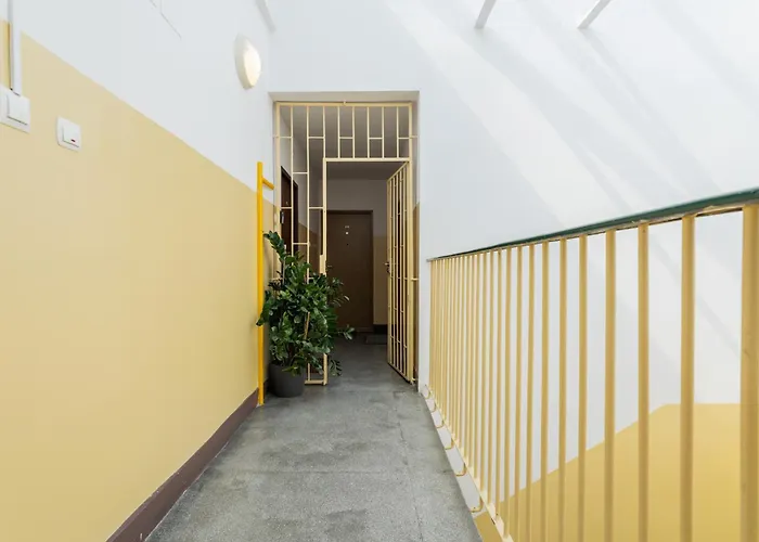 Apartment Przytulne Mieszkanko Z Balkonem I Parkingiem W Sercu Pragi Poludnie *