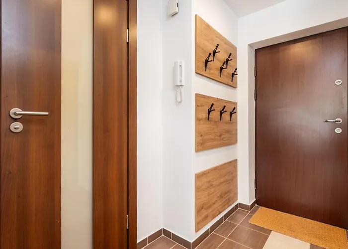 Przytulne Mieszkanko Z Balkonem I Parkingiem W Sercu Pragi Poludnie Apartment Warsaw