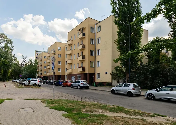 Przytulne Mieszkanko Z Balkonem I Parkingiem W Sercu Pragi Poludnie Apartment