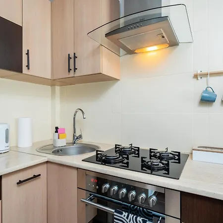 Przytulne Mieszkanko Z Balkonem I Parkingiem W Sercu Pragi Poludnie